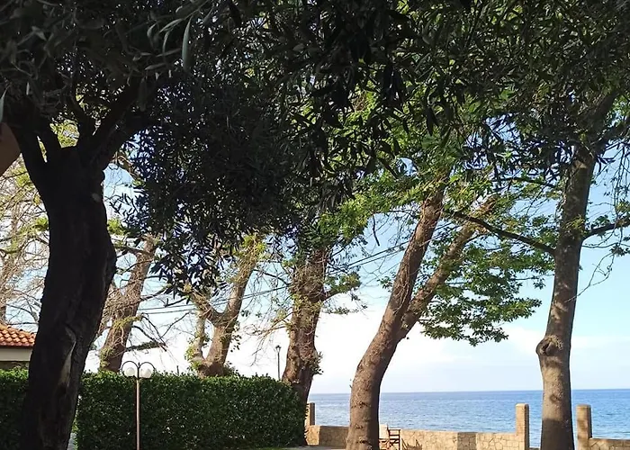 Paparizou Kókkinon Nerón