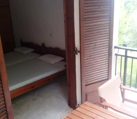 Paparizou * Kókkinon Nerón