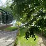Paparizou Apartment *